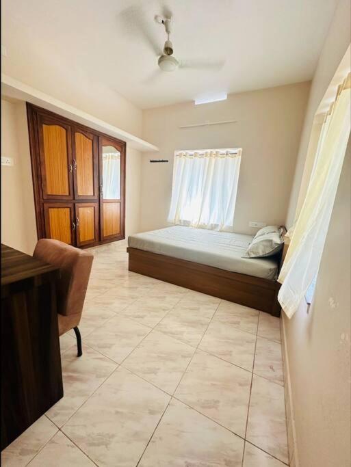 Home At Guruvayur 2 Ac Room,1 Single Bed,Kitchen Eksteriør billede